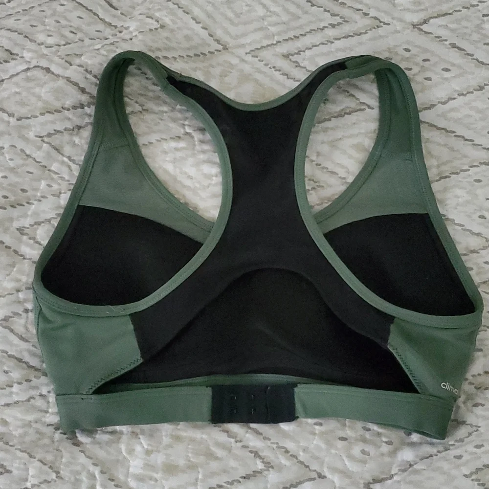 Never worn adidas sports bra - Picture 2 of 2